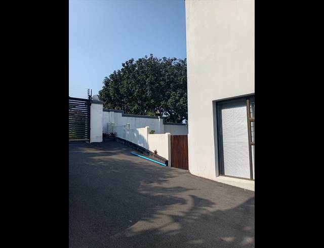 6 BEDROOM HOUSE TO LET IN LA LUCIA